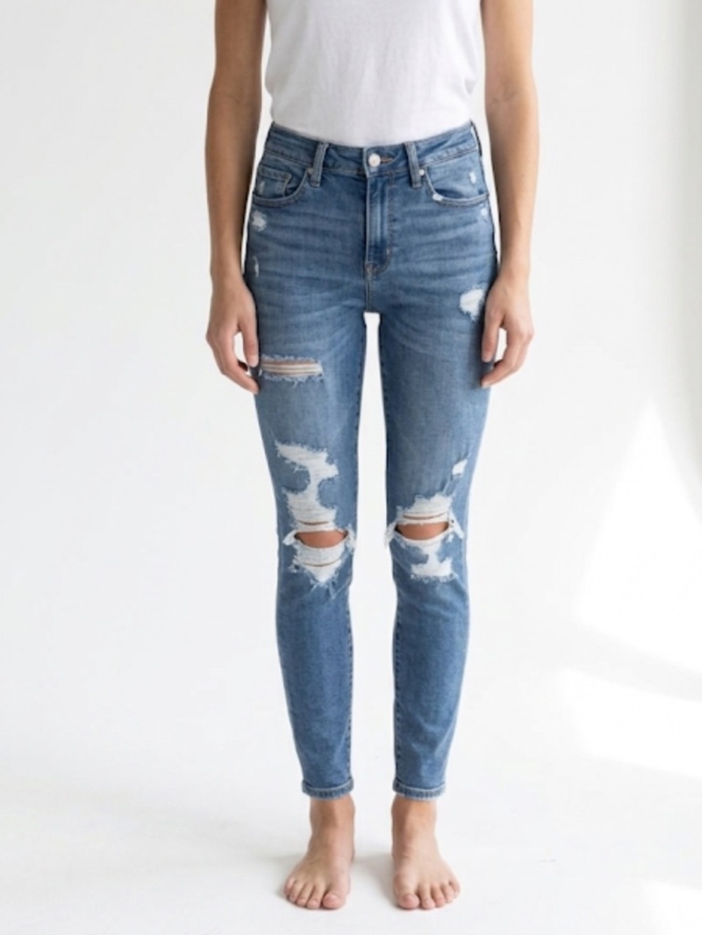 American Eagle Next Level Stretch Distressed Jeans – Size 4 Extra Short |